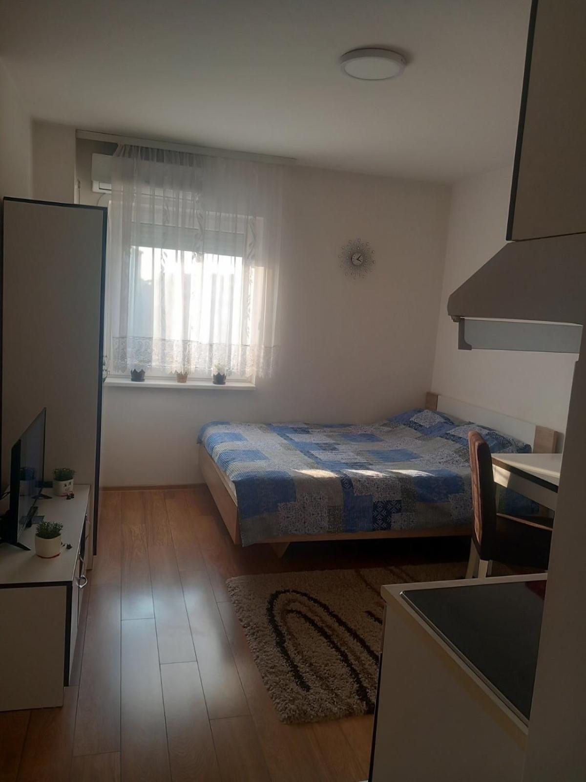 Stan Na Dan Appartement Loznica Buitenkant foto